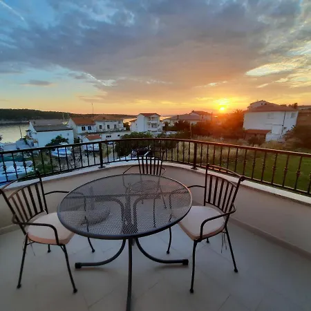 Amfora * Barbat na Rabu