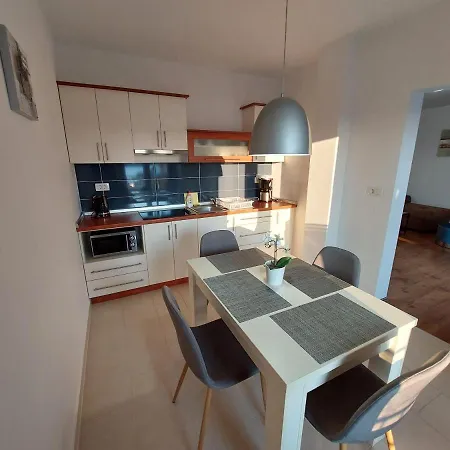 Apartment Amfora *